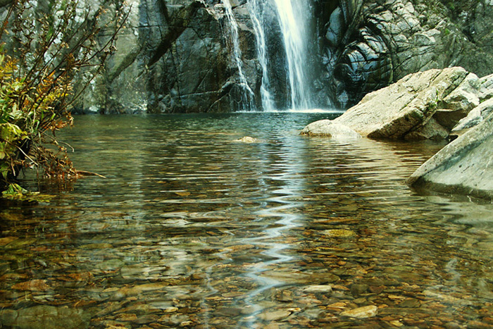 Riflessi a Piscina Irgas